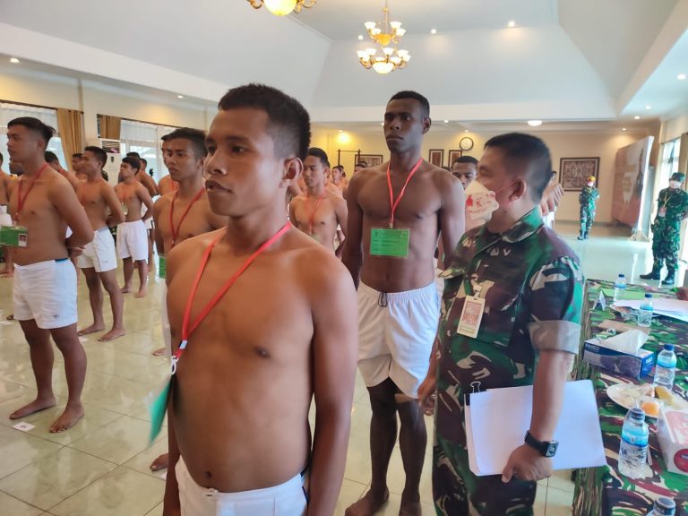 799 Pendaftar Cata PK TNI AD Gel II TA 2022 Mengikuti Sidang Parade Sub Panda Di Korem 172/PWY