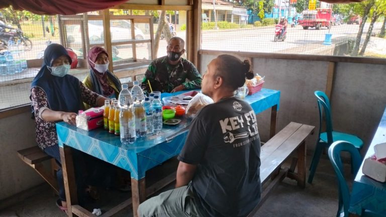 Warkop, Media Babinsa Komsos Dengan Warga