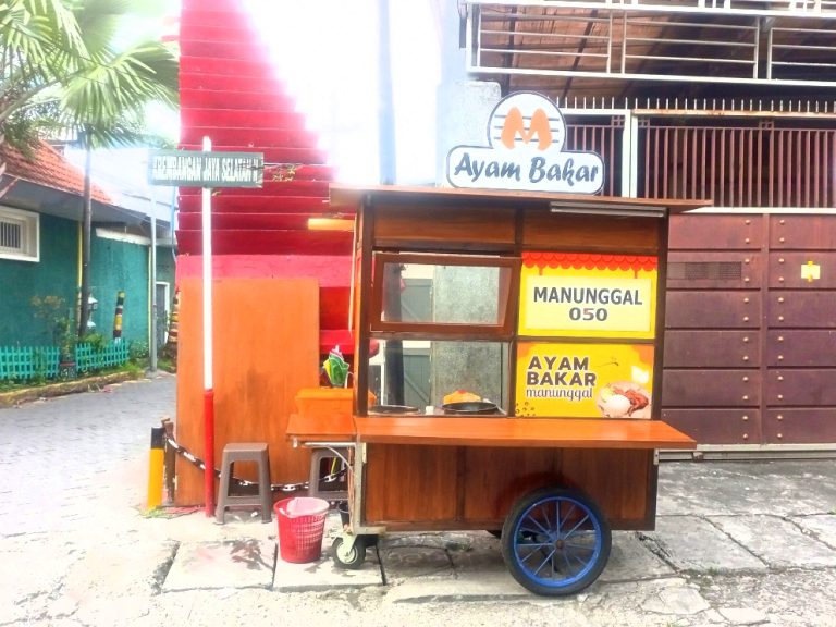 Ayam Bakar Manunggal, Kuliner Asal Surabaya Dengan 5 Bumbu Khas Tradisional Indonesia