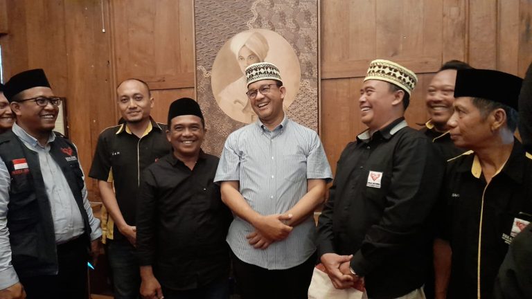 Menyaksikan Gayengnya Silaturahim Anies Baswedan Dan Relawan Kesehatan Indonesia di Rumah Lebak Bulus