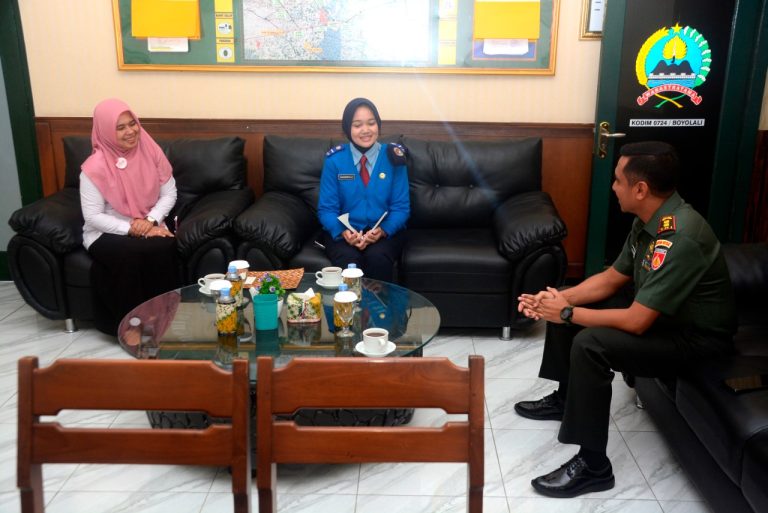 Terima Kunjungan Siswi SMA Taruna, Dandim Boyolali Pesankan Jiwa Bela Negara