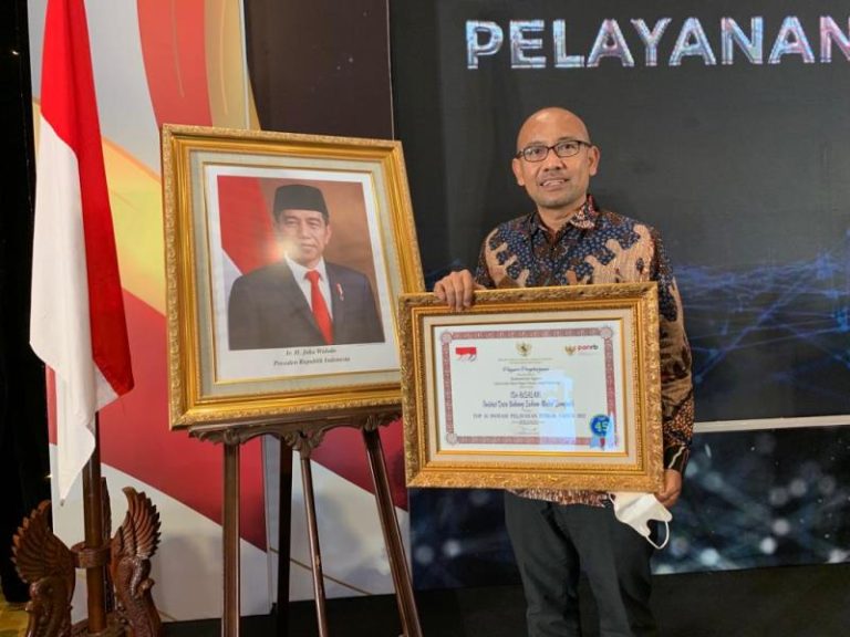 UINSA Terima Anugerah Top 45 Pelayanan Publik Inovasi Terbaik 2022