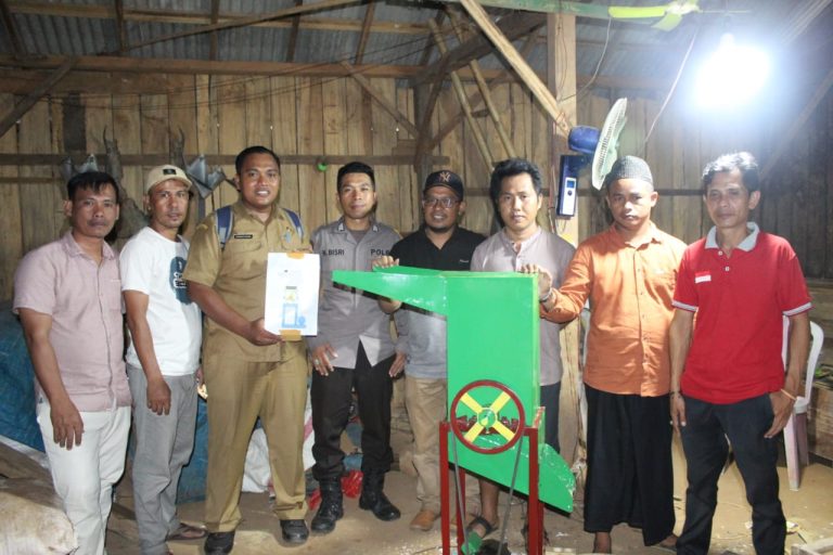 Sinergi Bhabinkamtibnas Dan Kades Tumbuhkan Kreativitas Pemuda Desa Hasilkan Mesin Cacah Plastik