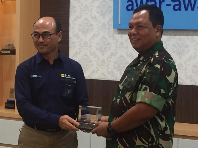 Tegaskan TNI Siap Jaga Obvit Nasional, Pangdam V/Brw Kunjungi PLTU Tanjung Awar-awar