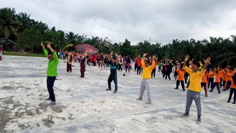 Pemdes Langkan Dan Katar Pelalawan Gelar Senam Sehat Bersama Warga
