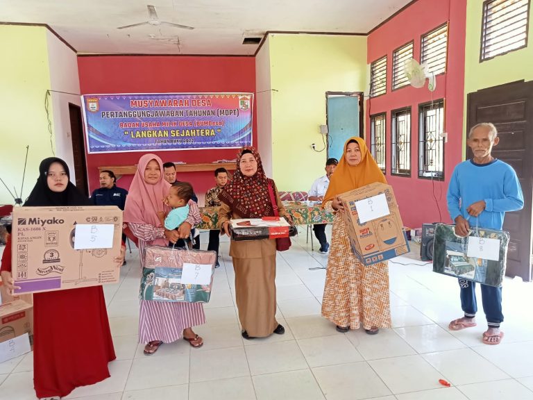 Gelar MDPT Tahun Buku 2022, BUMDes Langkan Sejahtera Bagikan Doorprize Dan Paket Sembako