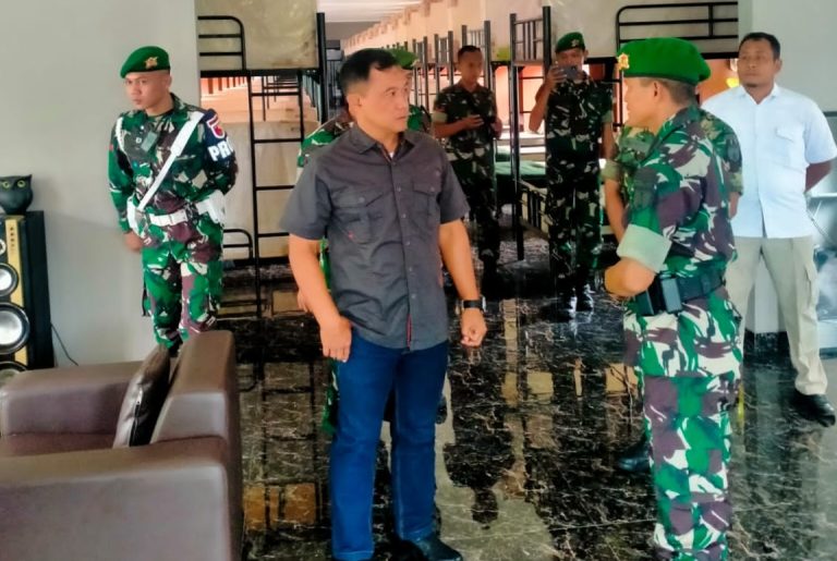 Kunjungi Yonif 511/DY, Kolonel Deni Rejeki Pastikan Pangkalan Tetap Terawat