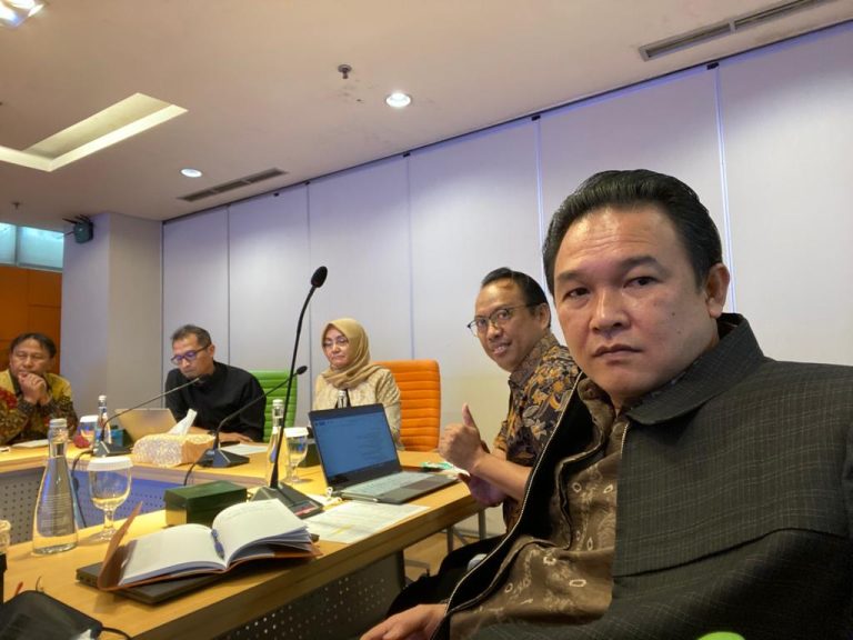 Ketua Senat dan Direktur Kampus Vokasi Bak Suami Istri