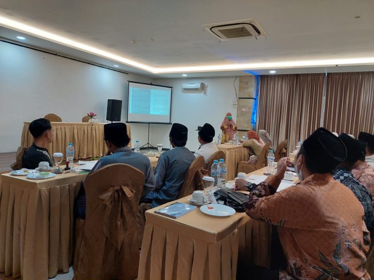 Cakupan Imunisasi Rendah, Unair Perkenalkan Metode HCD Pada Pondok Pesantren di Madura