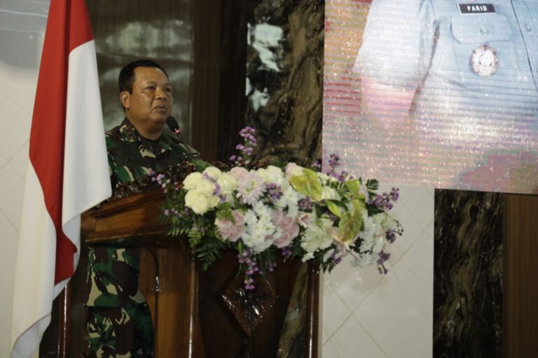 Kala Pangdam V/Brawijaya Cerita Keberhasilan Hillary Gapai Puncak Mount Everest Berkat Seorang Sherpa di Depan Para Veteran