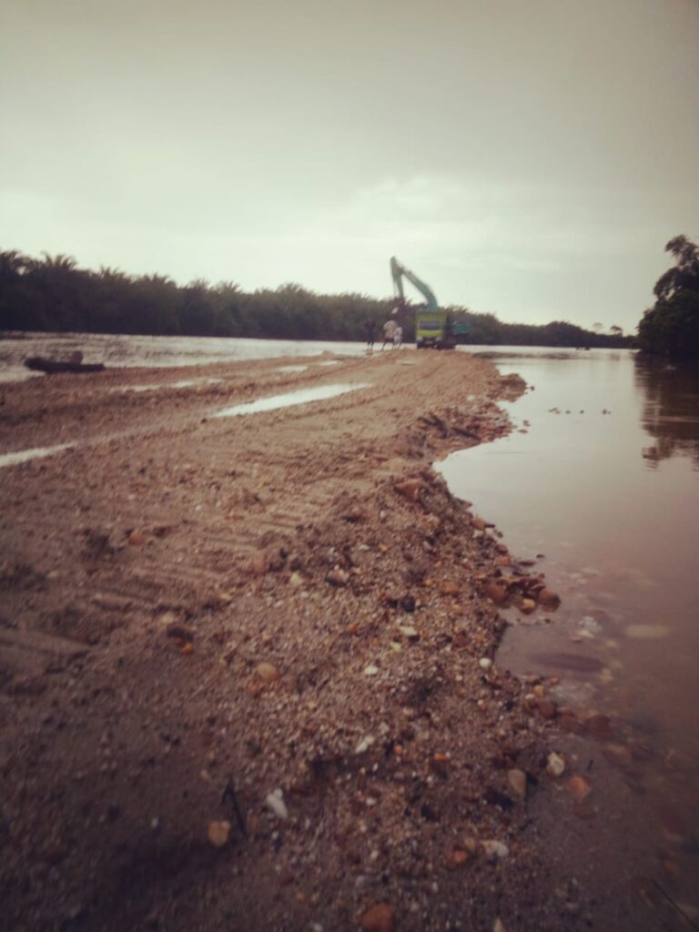 Terkesan Ada Pembiaran, Tambang Sirtu Ilegal Bebas Beroperasi Di Desa Domo