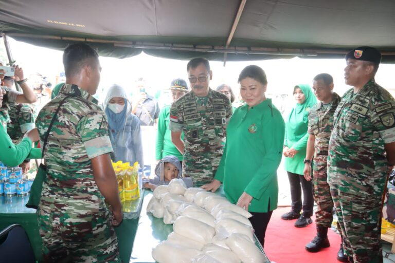 Buka Bazar Murah Ramadhan, Pangdam XII/Tpr: Bantu Pemerintah Tekan Inflasi Harga Pangan Pokok Jelang Lebaran!