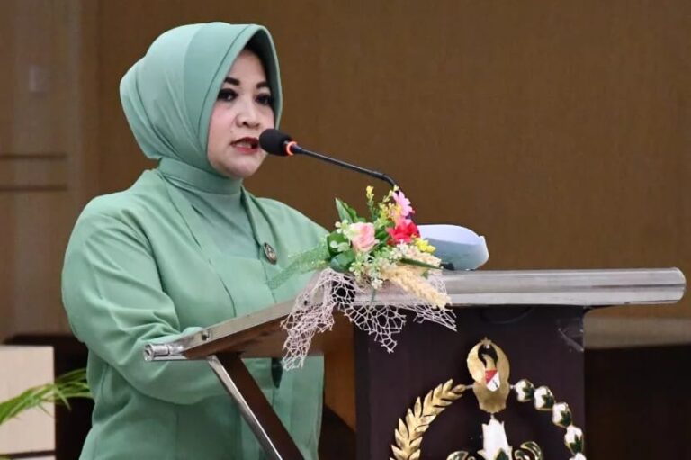Ketua Persit Koorcab Rem 081: Jadilah Penerus Kartini Yang Santun, Setia dan Rela Berkorban!