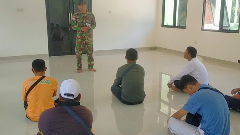 Satgas Pamtas Yonif 645/Gty Berikan Penyuluhan Tentang Pelintas Batas Negara Pada Warga Perbatasan