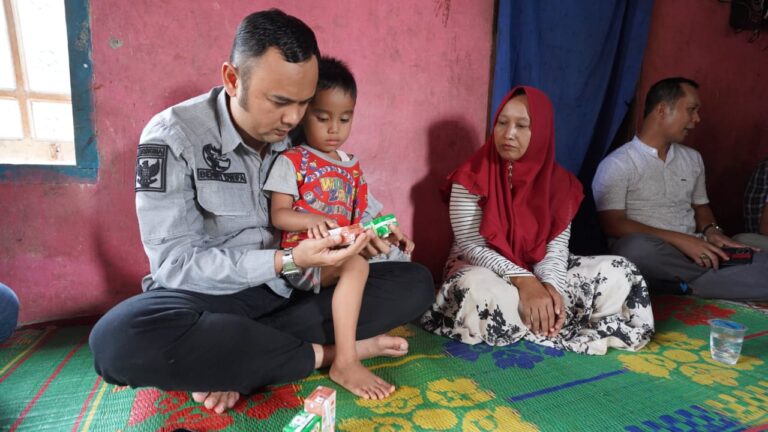 Peduli, Bupati Sijunjung Bantu Fasilitasi Keluarga Korban TPPO di Myanmar