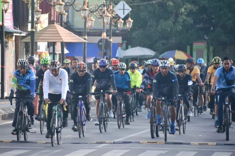 Tunjukkan Kebersamaan TNI-Polri dan Forkopimda, Danrem 081/DSJ: Semoga Kami Terus Berikan Manfaat Bagi Masyarakat!