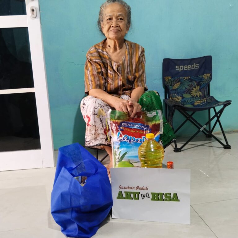 Peduli, Komunitas GPAB Bagikan Paket Sembako Untuk Janda Lansia Di Beberapa Kota di Indonesia
