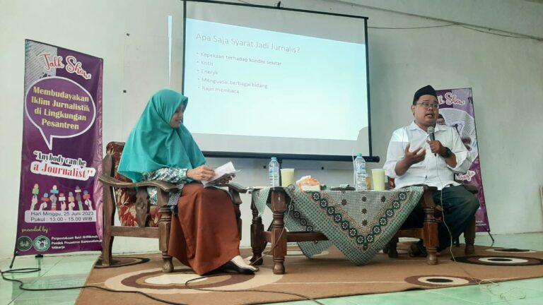 Antusiasme Santri Darussalamah Krian Ikuti Talkshow Jurnalistik