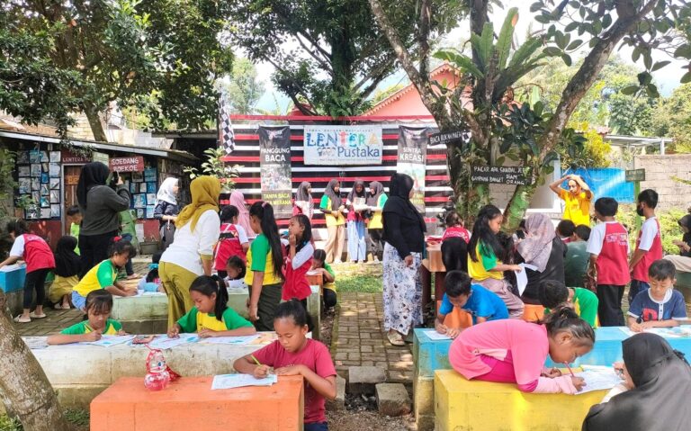 Libur Sekolah, Momentum Anak-Anak Bergumul Dengan Buku