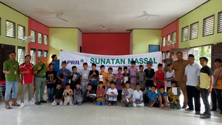 Peduli, Pemdes Langkan Bersama PT RAPP Gelar Sunata Masal Gratis