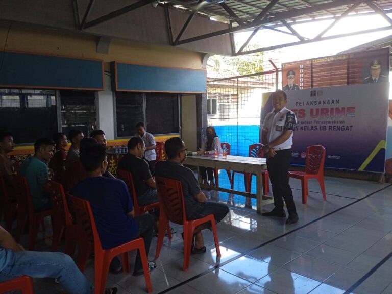 Cegah Penyalahgunaan Narkoba, Rutan Rengat Gelar Tes Urine Warga Binaan