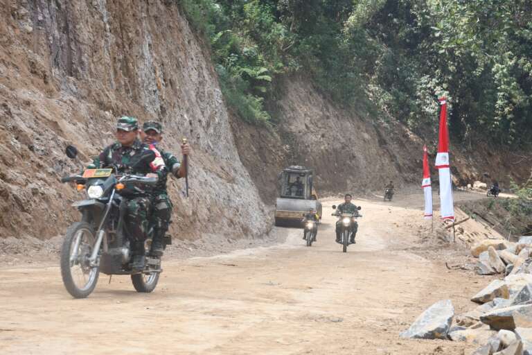 Jajal Hasil TMMD ke-117 Madiun, Danrem 081/DSJ Susuri Jalan Baru Dengan Motor Trail