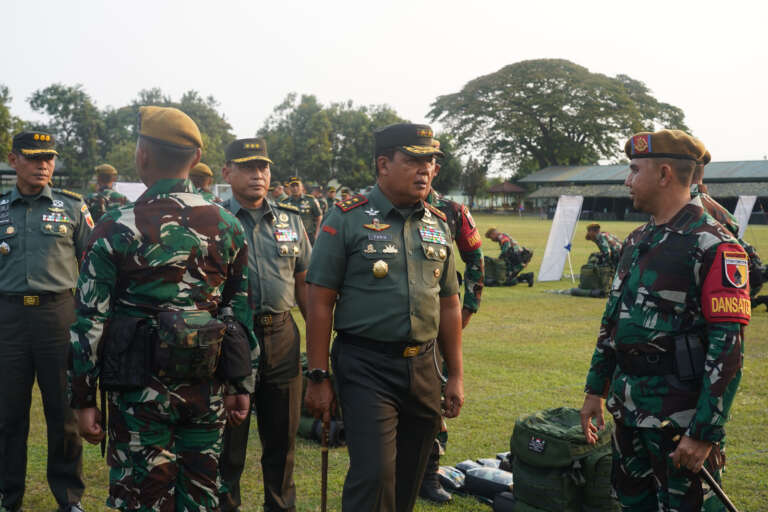 Kunjungi Markas Prajurit Sriti, Mayjen TNI Farid Makruf: Tunjukkan Kalian Datang Untuk Berkawan, Bukan Musuh!