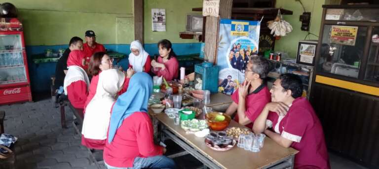 Ke Krian, Alumni Unair Sidoarjo Gelar Forum Cangkrukan Memberi Makna Kemerdekaan Bangsa Indonesia 