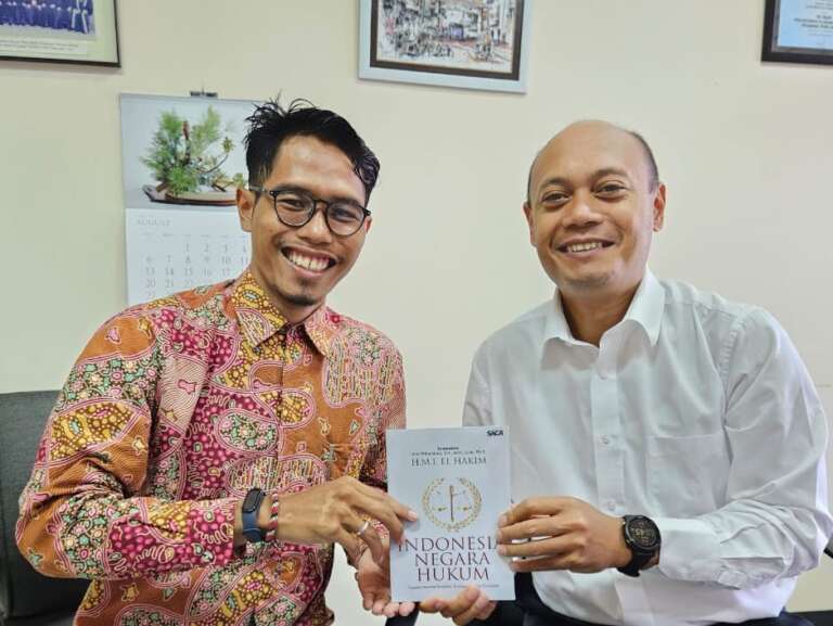 Peringati Hari Konstitusi, Pemuda Surabaya Ini Lahirkan Buku “Indonesia Negara Hukum”