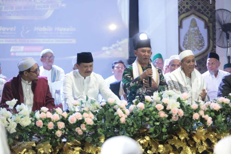 Hadiri Haflah Maulidurrasul Di Madiun, Danrem 081/DSJ: Semoga Kontinyu Guna Pererat Persatuan!
