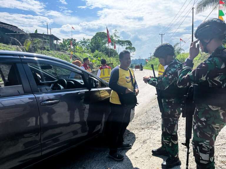 Antisipasi Penyusupan Dan Penyelundupan, Satgas Yonif 122/TS Pos Kalimo Gelar Pemeriksaan Sepanjang Trans Papua
