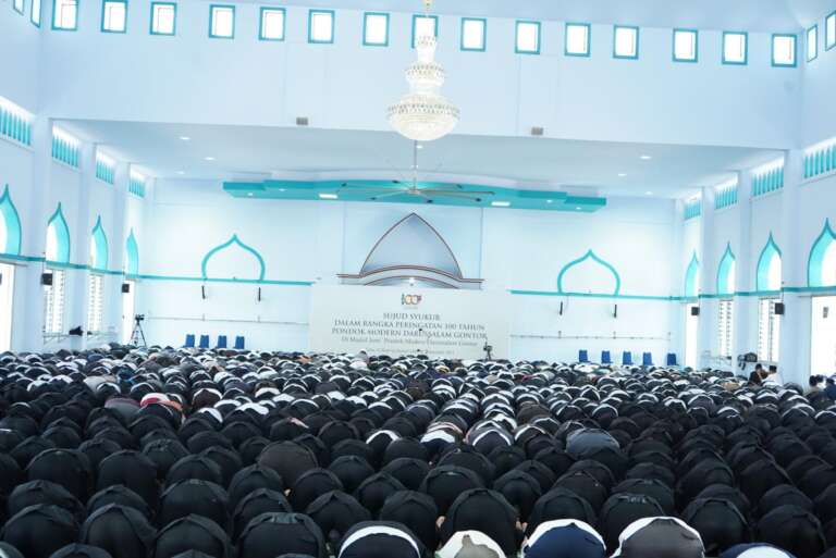 Kick-off Peringatan 100 Tahun Gontor, Resmikan Penulisan Mushaf Gontor