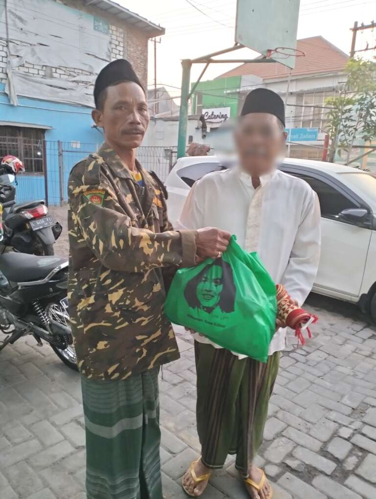 Bertepatan Hari Kesaktian Pancasila, Ketum NBI Gus Lilur Salurkan 750 Paket Sembako Serentak Di 4 Titik se-Surabaya