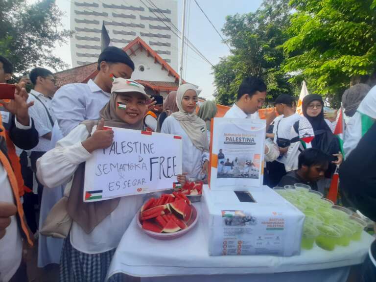 Sejumlah Keunikan Aksi Bela Palestina Grahadi Surabaya