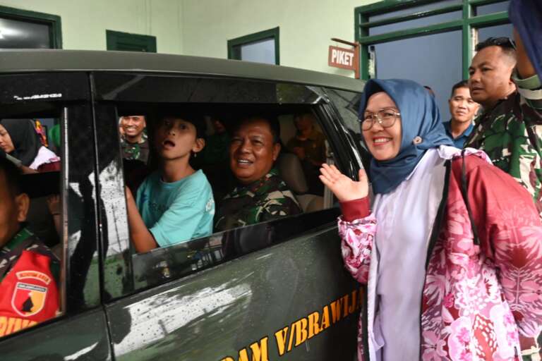 Kunjungi Yayasan Anak-Anak Difabel, Ketua Persit KCK Daerah V/Brawijaya: Kebahagiaan Mereka Adalah Kebahagiaan Kita!