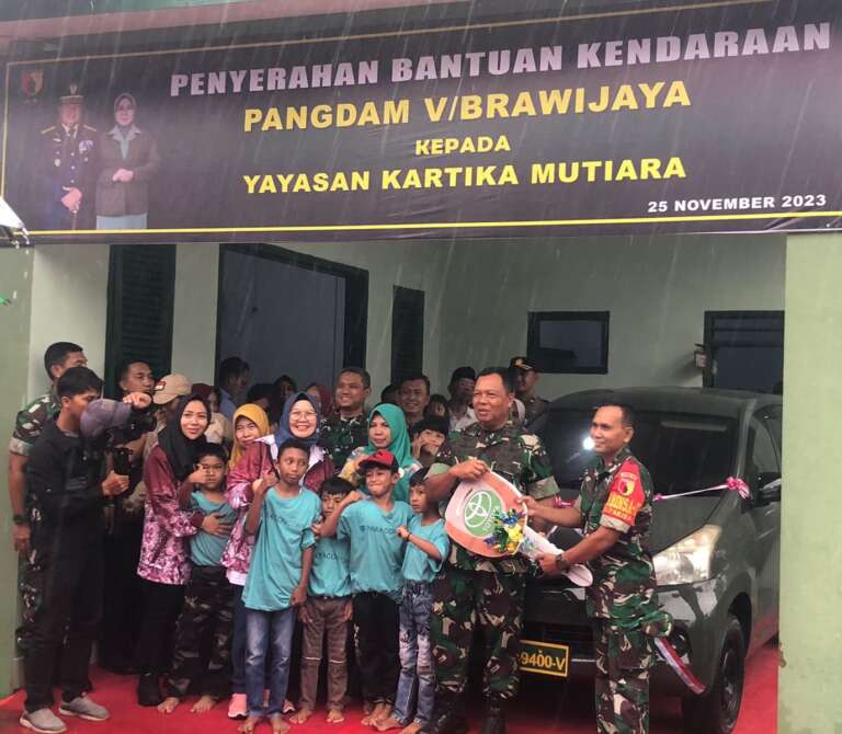 Peduli Penyandang Disabilitas, Pangdam V/Brawijaya Sumbangkan Kendaraan Dan Beri Honor Guru Yayasan Difabel Binaan Koramil Pakisaji