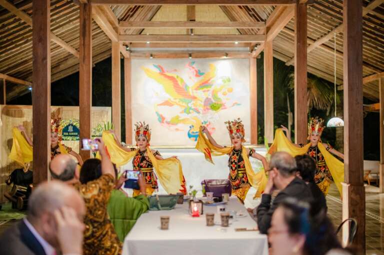 Unair Kenalkan Banyuwangi Pada Momen Welcoming Dinner World University Association for Community Development