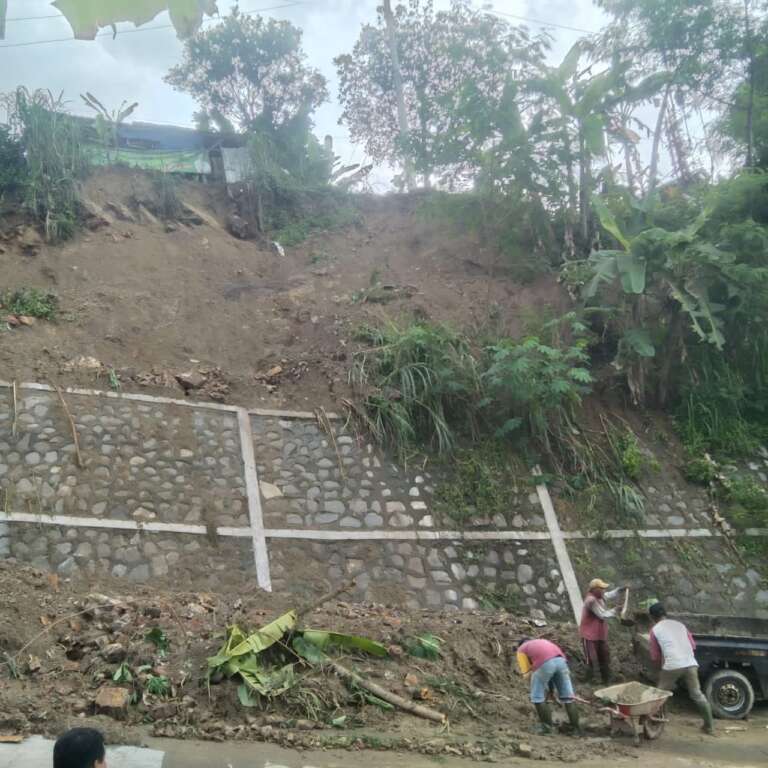 Hujan Deras Di Purbalingga Mengakibatkan Longsor Di Tegalpingen