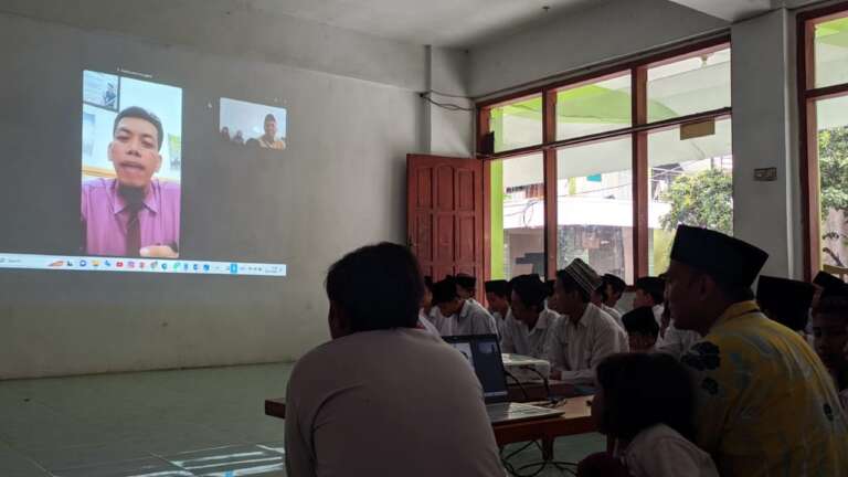 Berkah Mondok, Inilah Kisah Santri Ponpes Darussalamah Krian Yang Kini Jadi Kepala Sekolah