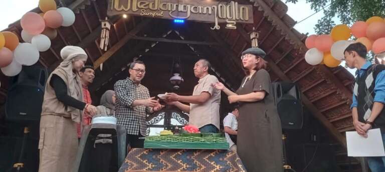 Bertemakan Vintage, Syukuran HUT ke-5 IKA Unair Sidoarjo Berlangsung Meriah