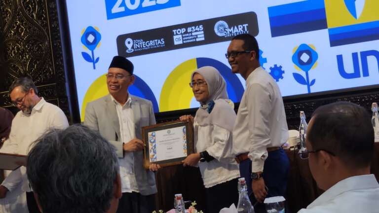 Raih Penghargaan GOLD, Dekan FKM Unair: Hasil Kerja Bersama Semua Pihak!