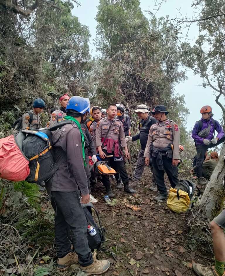 Alhamdulillah, Seluruh Pendaki Gunung Marapi Yang Terdata Ditemukan