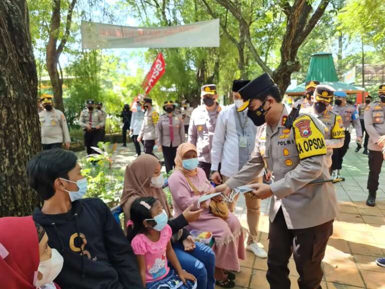 Covid-19 Melonjak Lagi, Epidemiolog Unair Tekankan Pentingnya Prokes Pada Libur Nataru