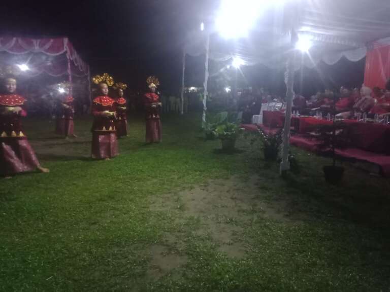 Tari Sambut SMAN 1 Simpang Rimba Ikut Meriahkan Acara Aik Bakung Di Jelutung