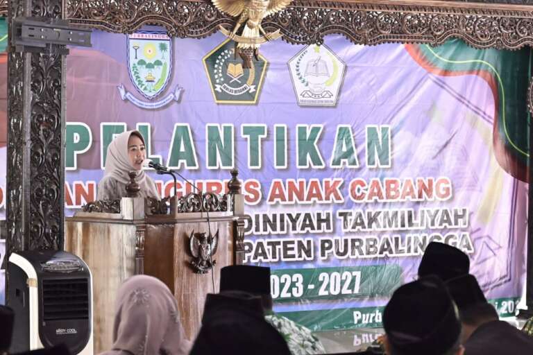 Pengurus FKDT Dilantik, Bupati Tiwi: Guru Madin Punya Peran Strategis!