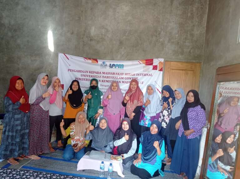 Melalui Program UP2K, UNIDA Gontor Berdayakan Kaum Perempuan