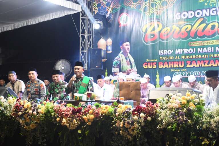 Hadiri Godongan Lor Bersholawat, Danrem 081/DSJ: Jangan Pernah Tinggalkan Shalat!