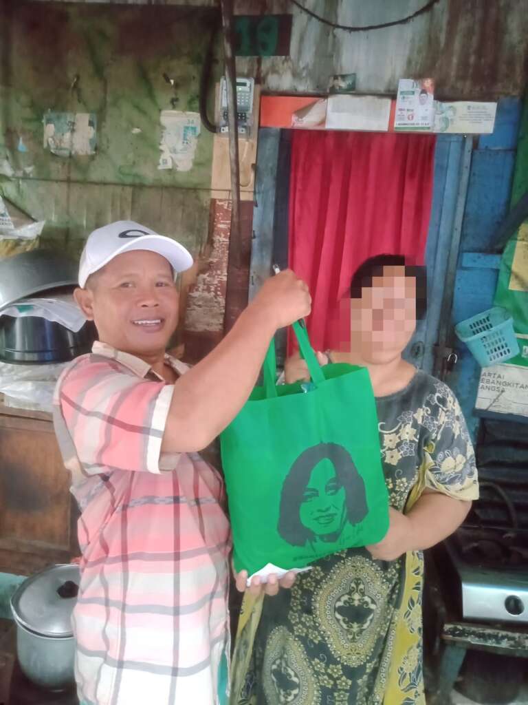 Sambut Jumat Berkah, Gus Lilur dan Tim Filantropi NBI Kembali Gelontorkan 500 Paket Sembako