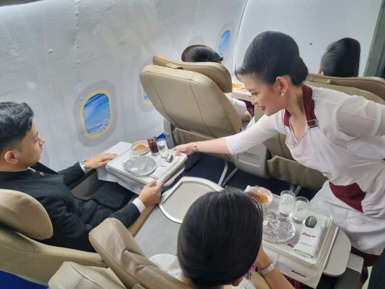Serunya Training Pramugari Dan Pramugara di Mock Up Pesawat, Serasa Lagi Terbang!