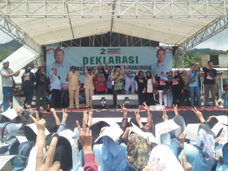 Dukung Prabowo Gibran Menang Satu Putaran, Slamet Wahidin Deklarasikan Santri Deso se-Purbalingga